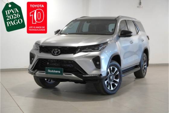 TOYOTA HILUX SW4 2.8 D-4D TURBO DIESEL SRX PLATINUM 7L 4X4 AUTOMÁTICO TOYOTA HILUX SW4 2.8 D-4D TURBO DIESEL SRX PLATINUM 7L 4X4 AUTOMÁTICO